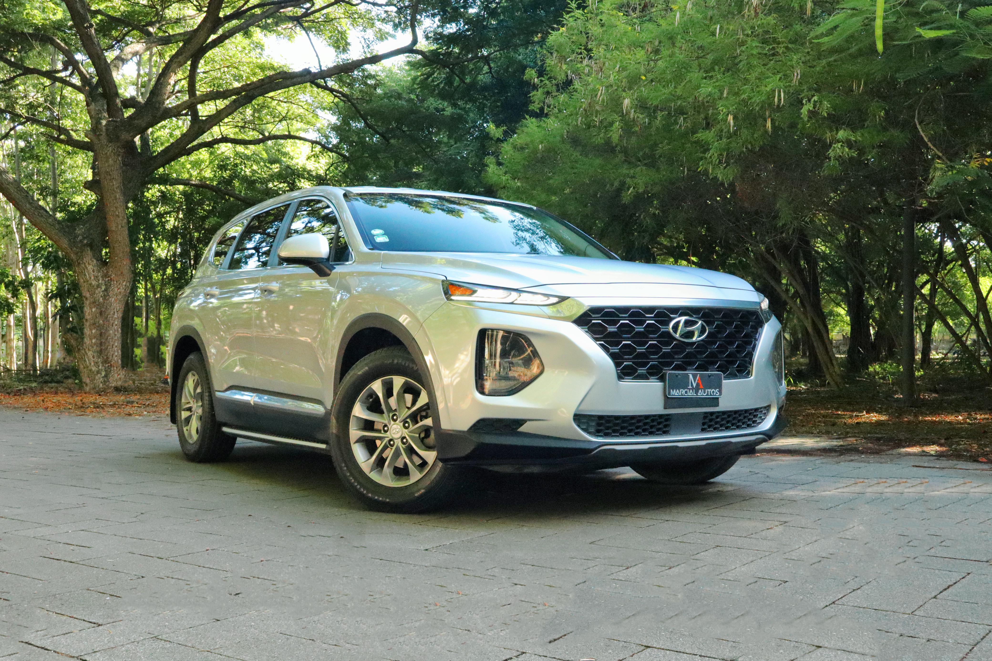 jeepetas y camionetas - Hyundai santa fe SE 2019