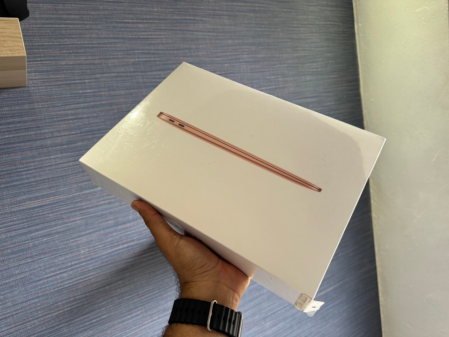 computadoras y laptops - MacBook Air 2020 M1 Apple chip | 256GB SSD | 8GB RAM Gold Sellado RD$ 51,800 NEG