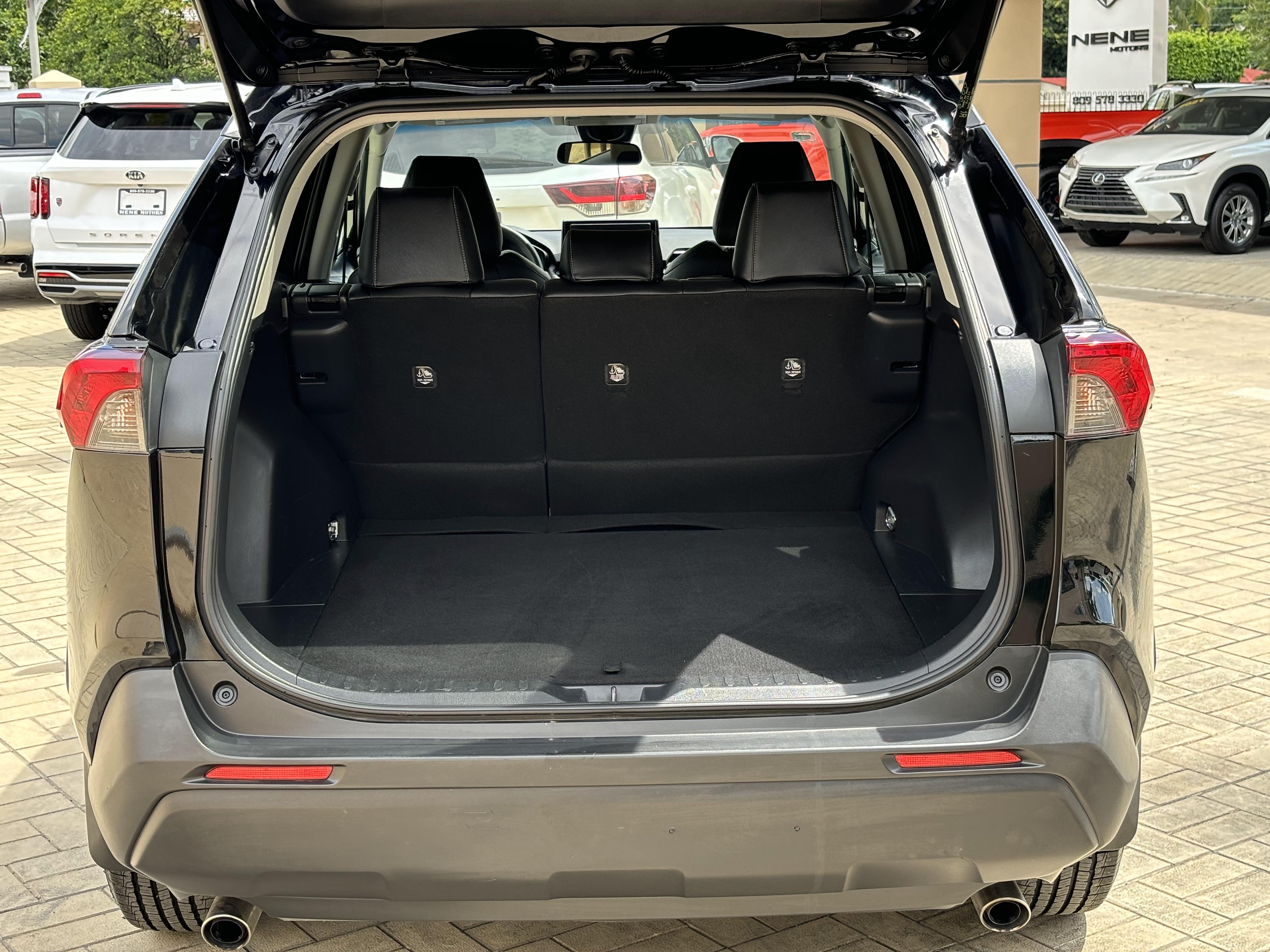 jeepetas y camionetas - Toyota Rav4 LE año 2019. 6