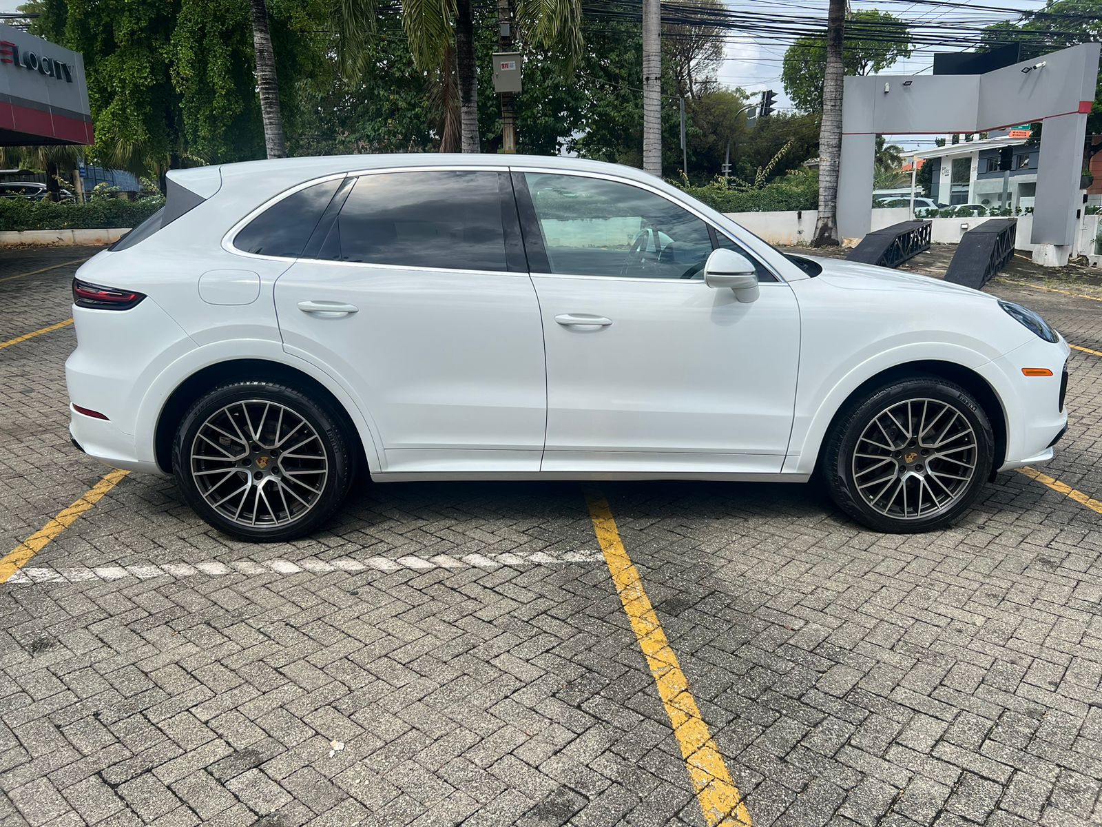 jeepetas y camionetas - Porsche cayenne 2020 impecable  4