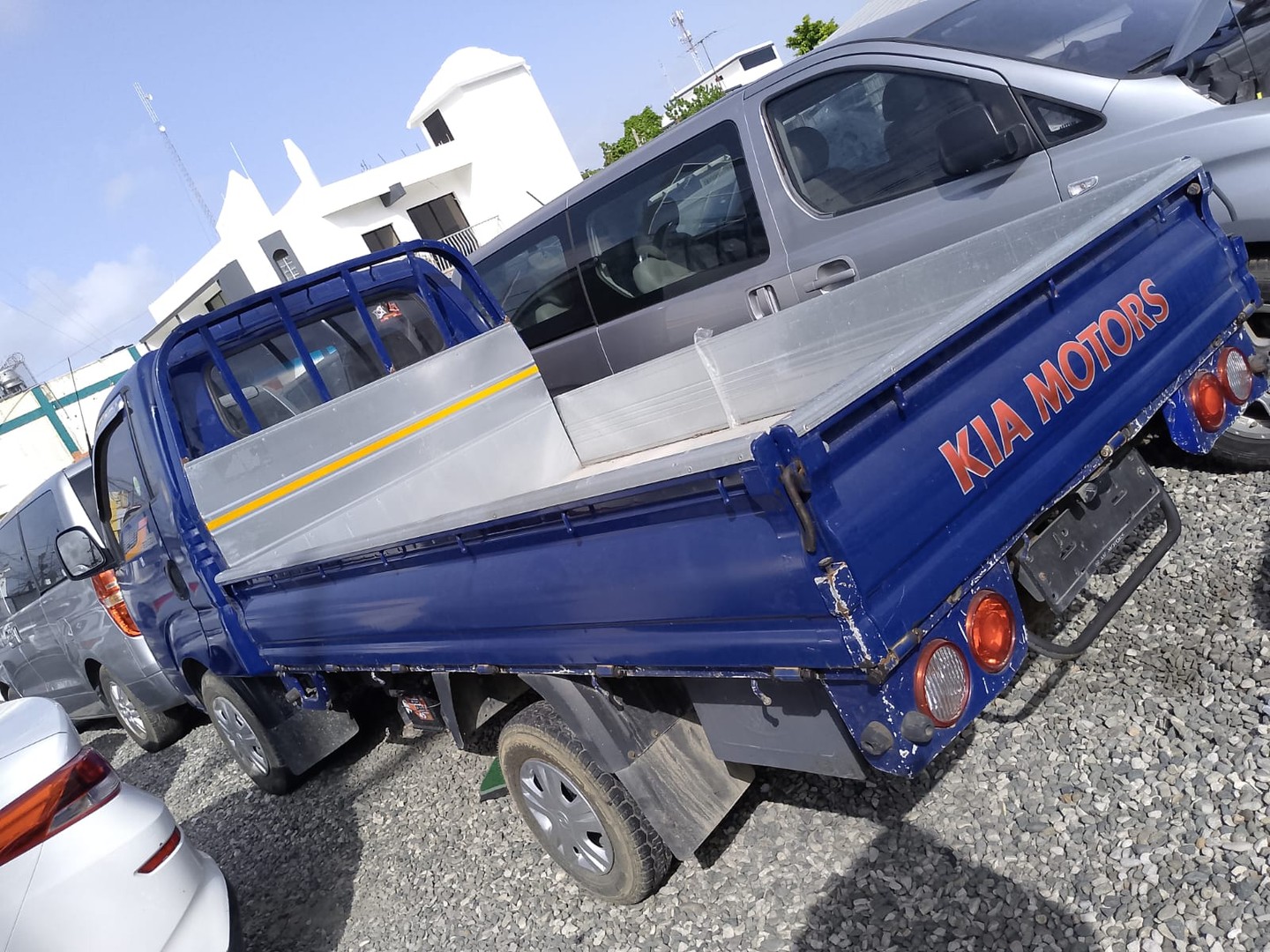 jeepetas y camionetas - KIA BONGO III 2018 AZUL DESDE: RD$ 870,100.00 4