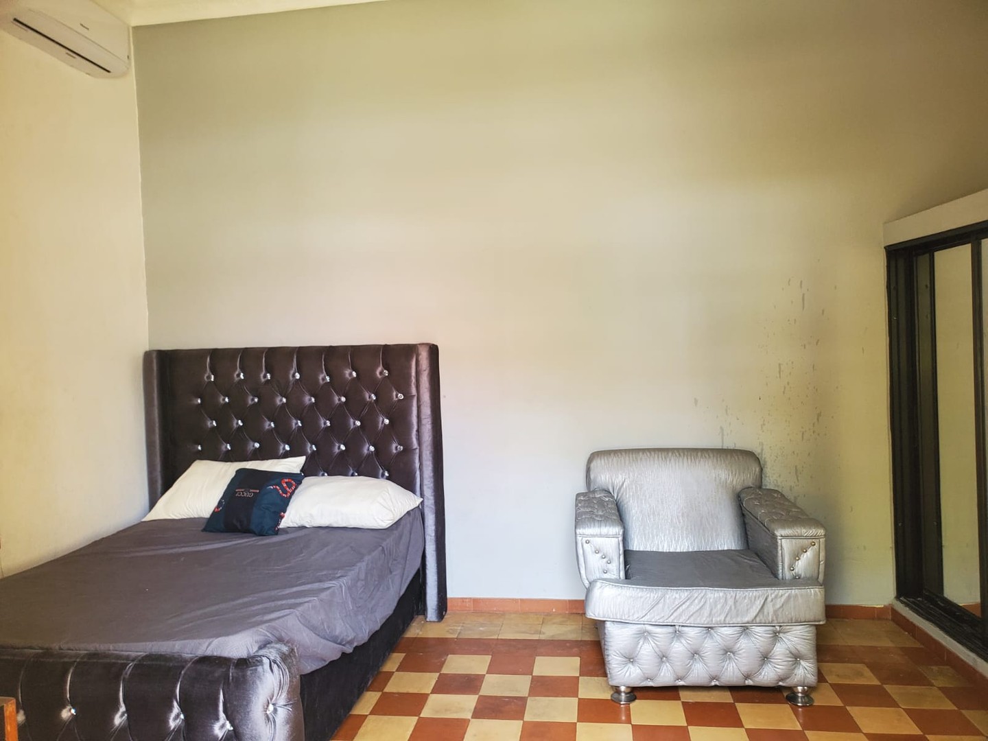 habitaciones y viviendas compartidas - Alquiler Habitación sin amueblar en la Zona Colonial, Santo Domingo 0