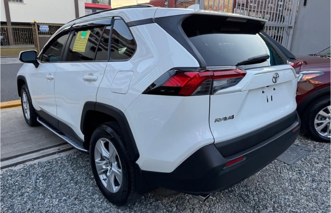 jeepetas y camionetas - 2019 Toyota Rav4 Clean Carfax  3