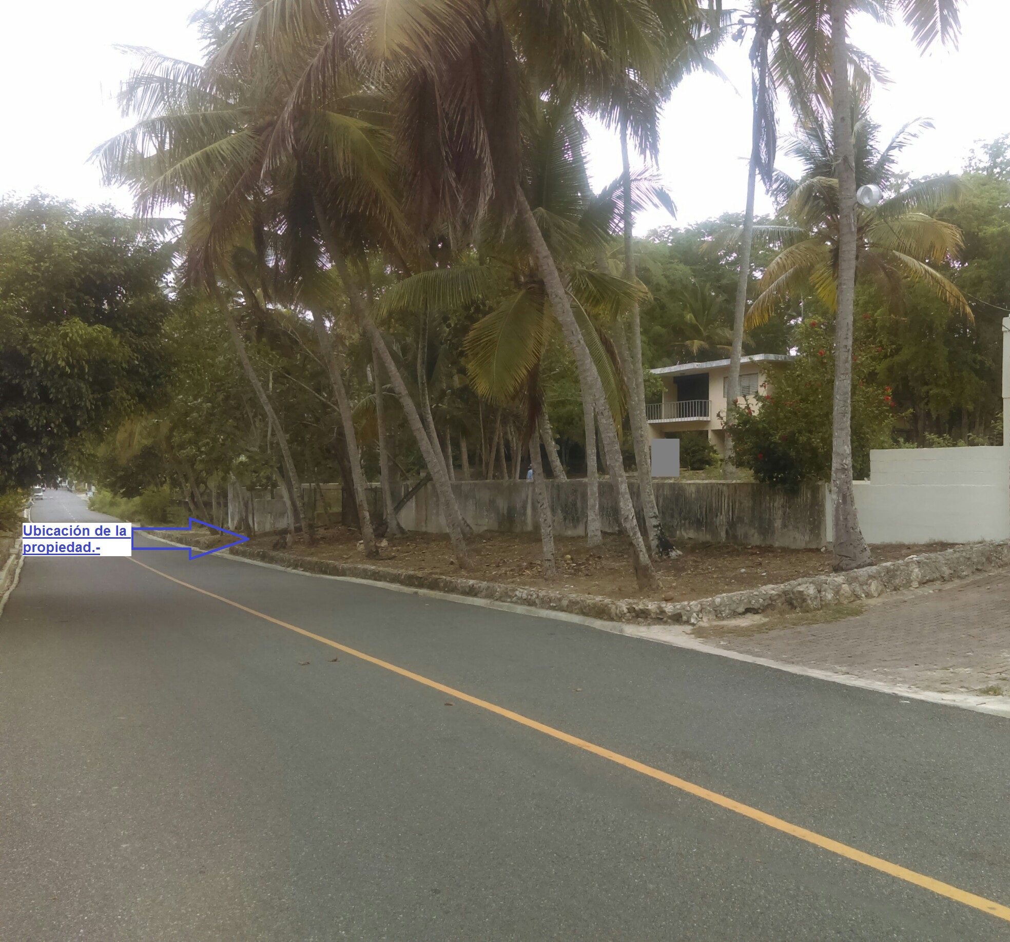 solares y terrenos - Terreno con un area 5,116.39M2, Boca Chica.