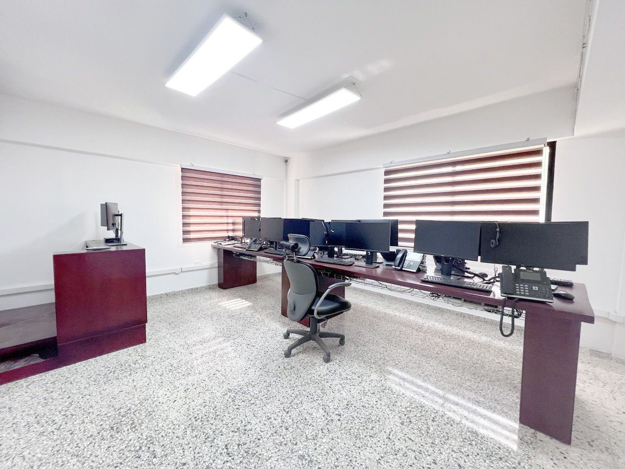 oficinas y locales comerciales - Piantini oficina amueblada 160m2 2do piso 3