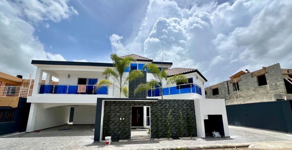 casas - venta de mansión en la autopista de san Isidro brisa oriental Santo Domingo  8