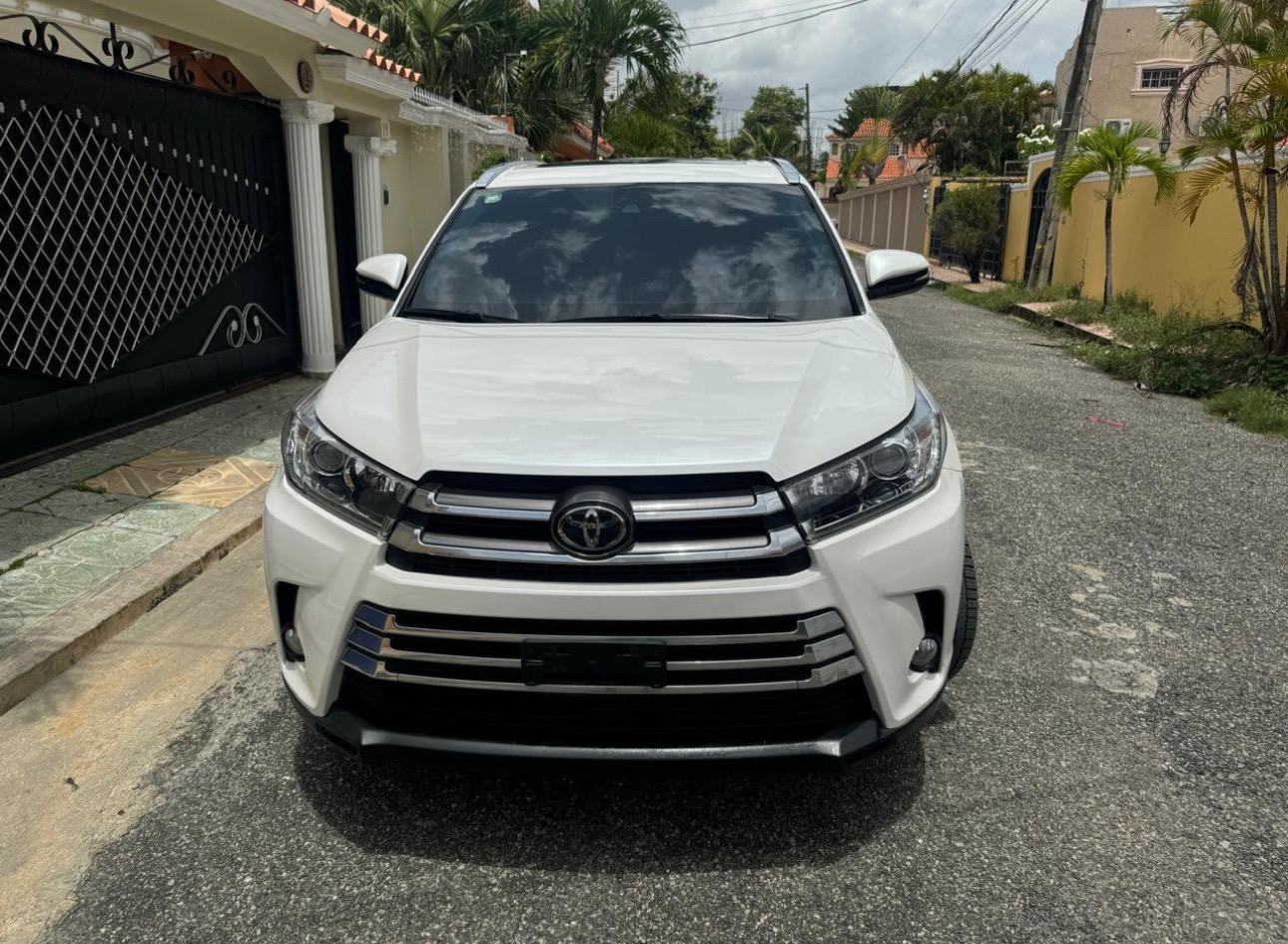 jeepetas y camionetas - TOYOTA HIGHLANDER LOMITED 2017
