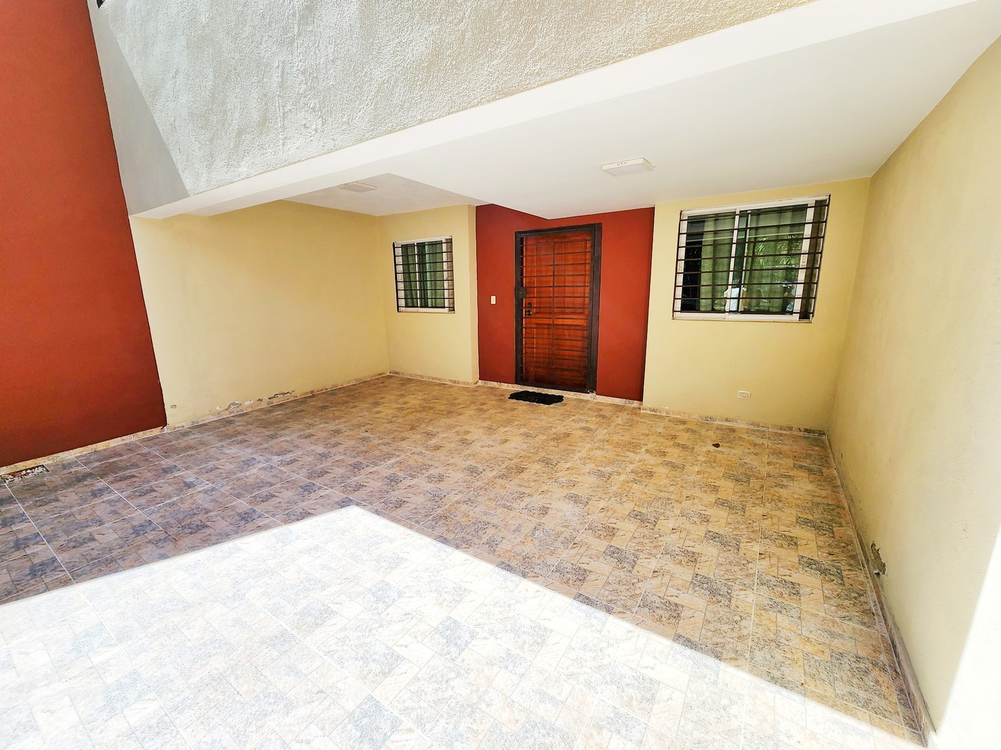 casas - Casa estilo Townhouse en Venta Los Ríos.