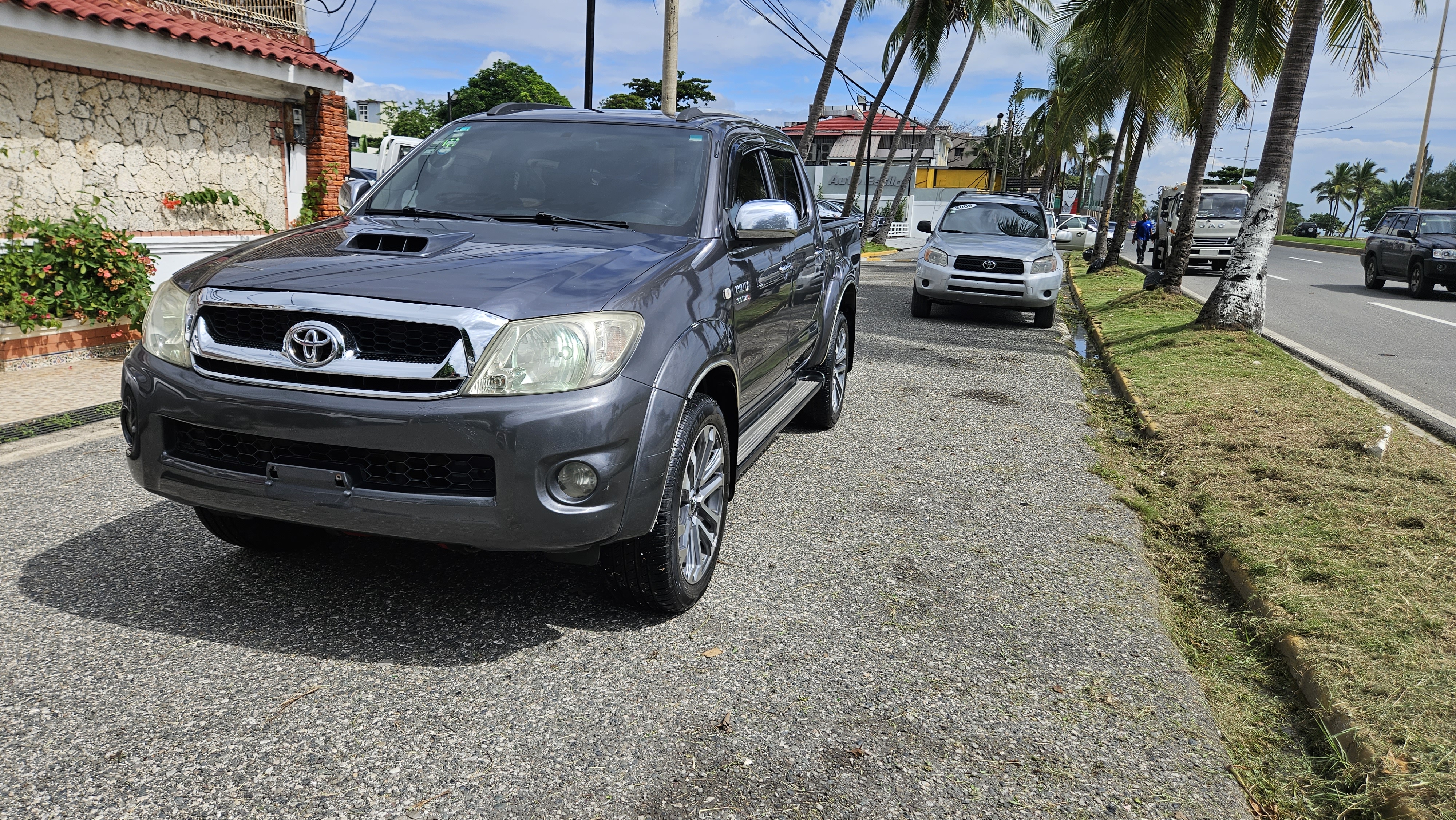 jeepetas y camionetas - Toyota hilux full automatica 2