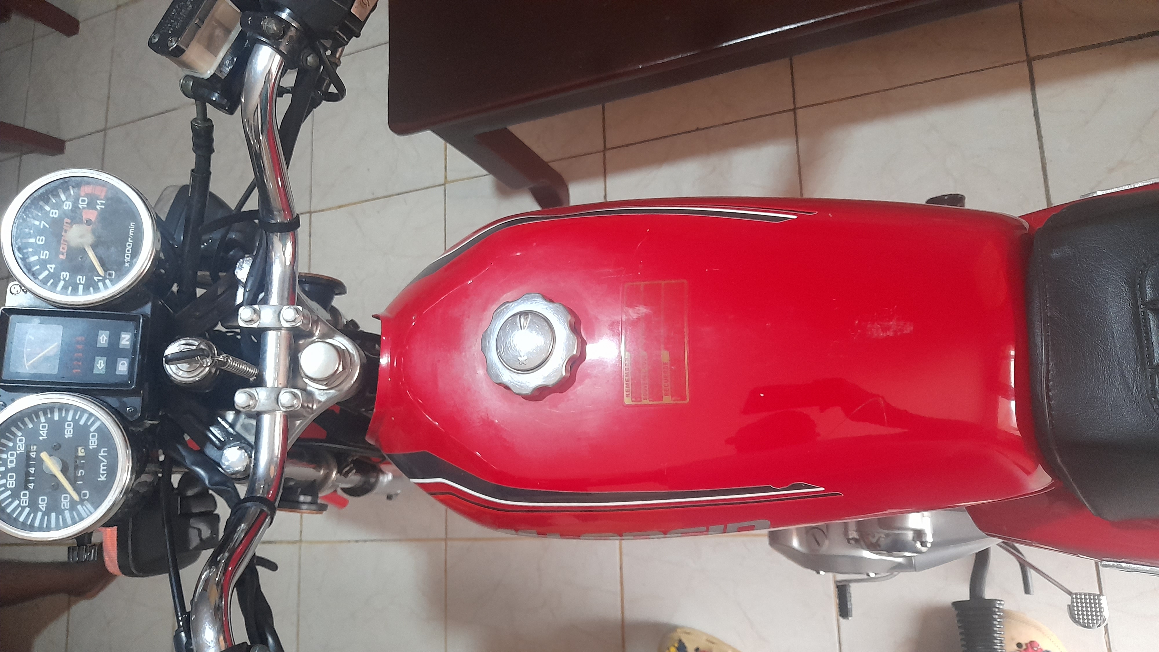 motores y pasolas - vendo loncin 125 esta en muy buenas condiciones tiene todo al día  4