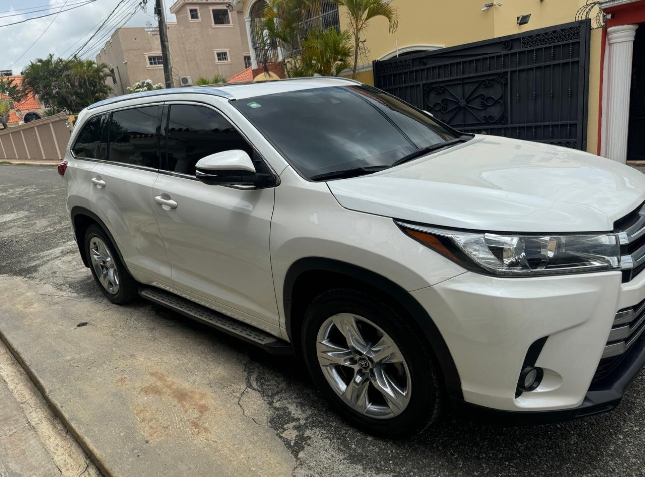 jeepetas y camionetas - TOYOTA HIGHLANDER LOMITED 2017
 1