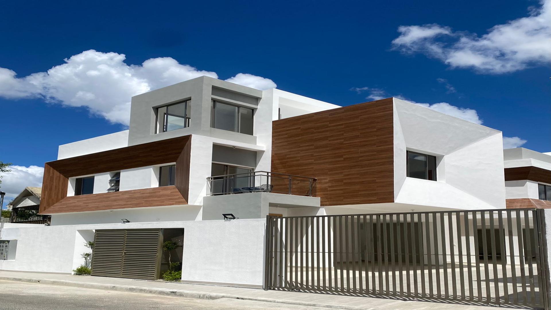 casas - Casa en proyecto cerrado, zona de mucha privacidad.