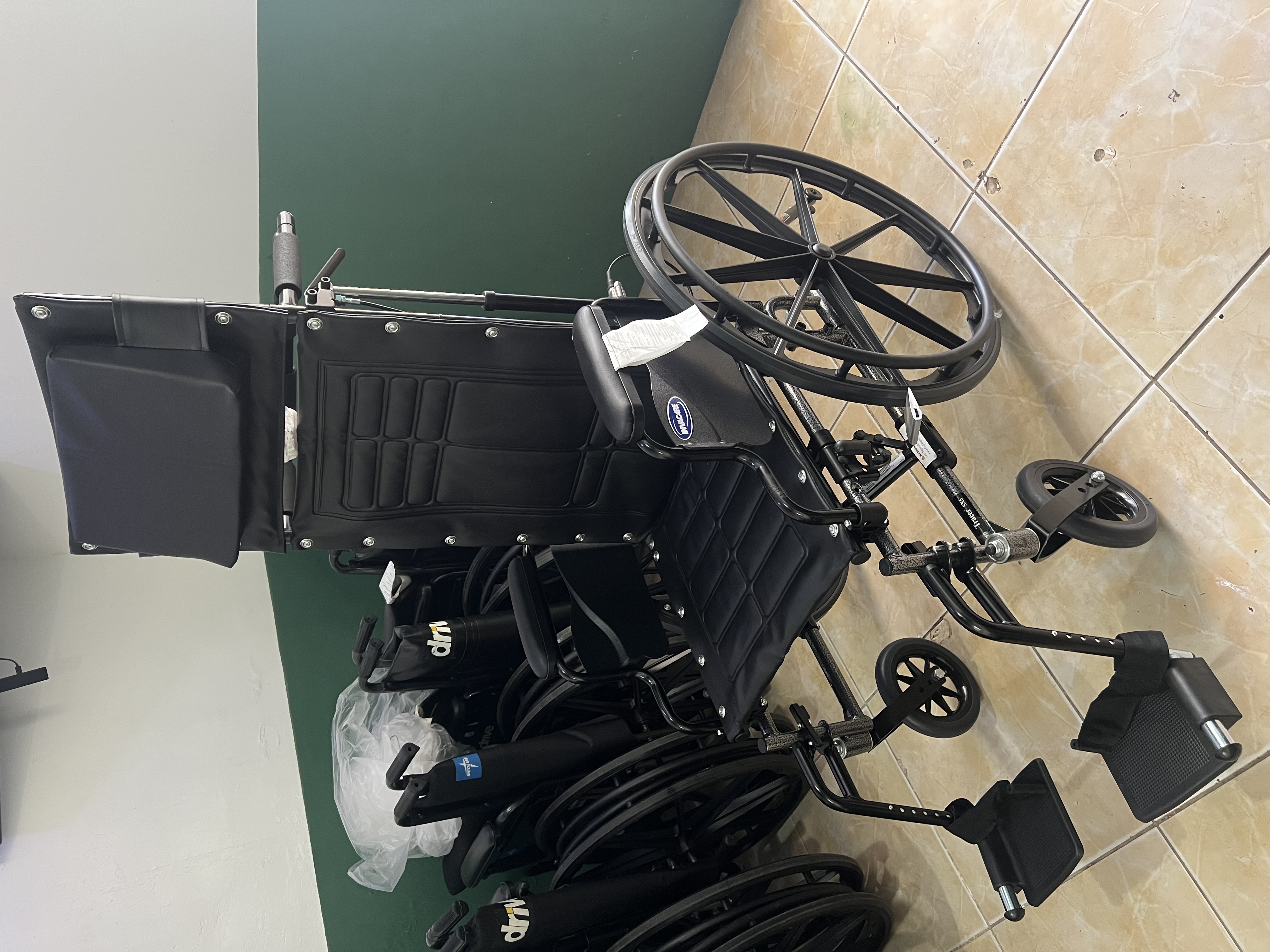 salud y belleza - Silla de ruedas reclinable  1