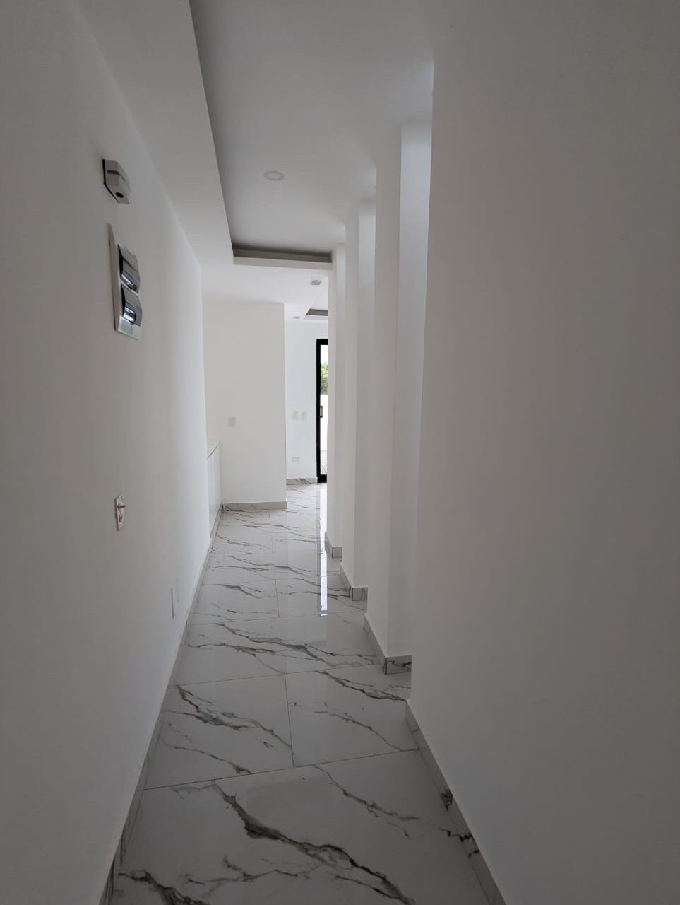 casas - casa en venta en residencial don Juan 2 en ciudad la romana  5