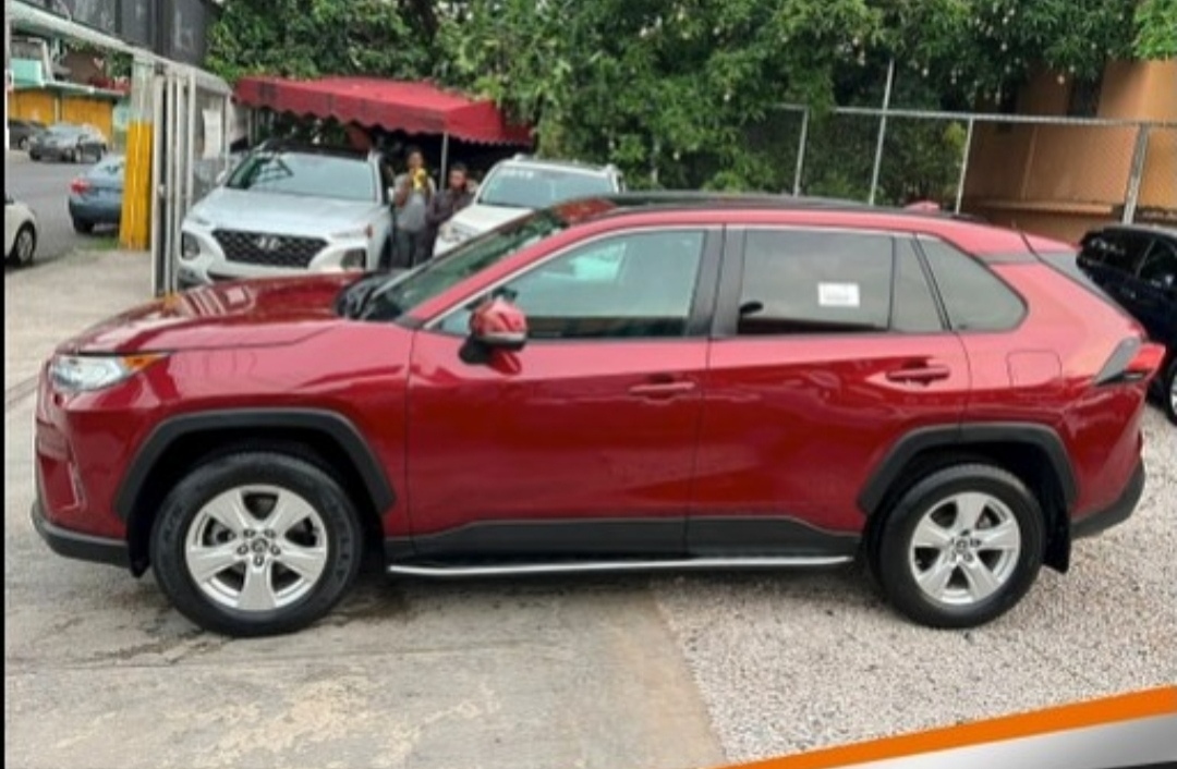 jeepetas y camionetas - 2021 Toyota Rav4 XLE Premium  3