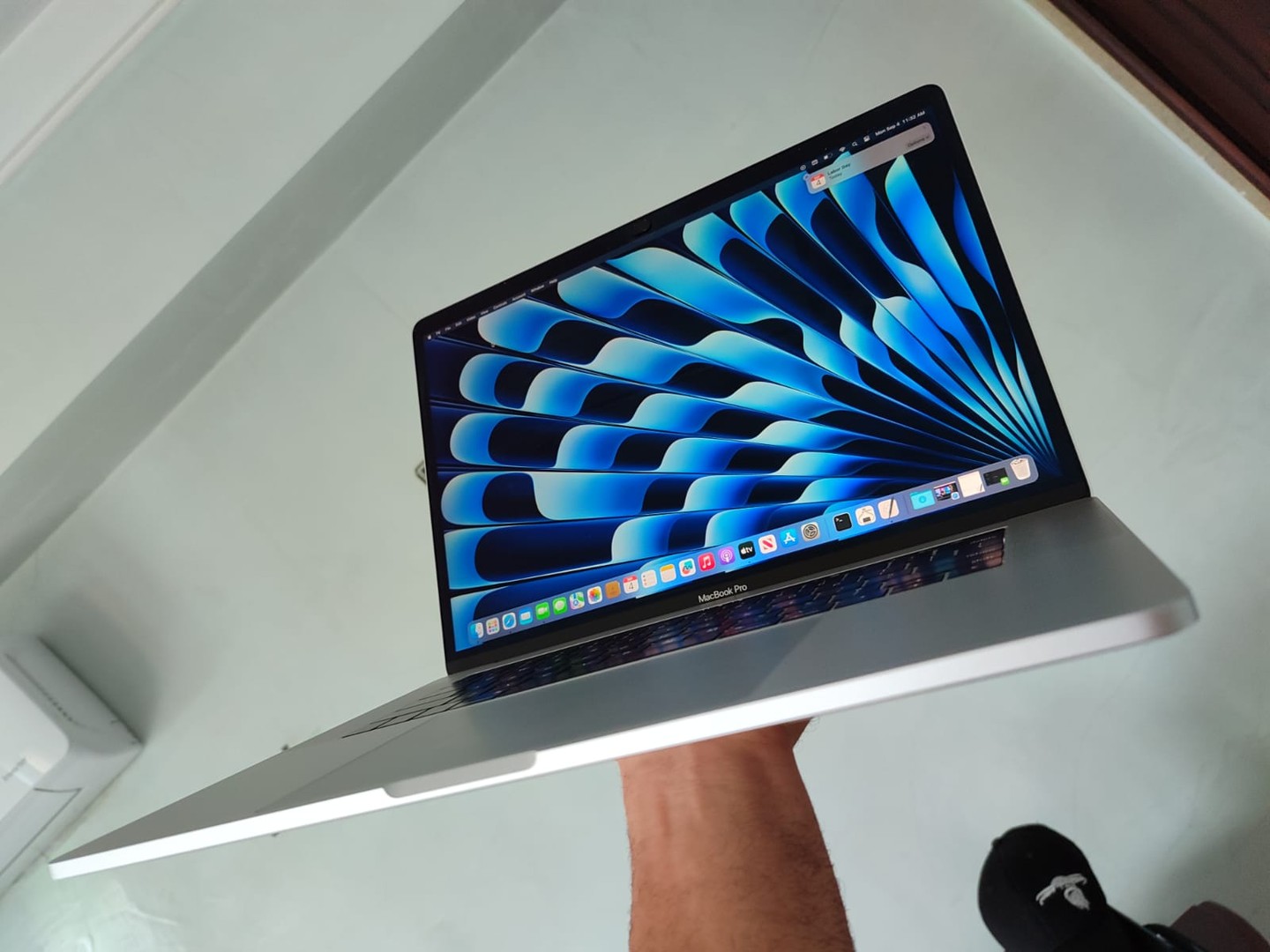 computadoras y laptops - Macbook pro 15` 2019 i7 32GB de RAM 512 Disco Solido 2