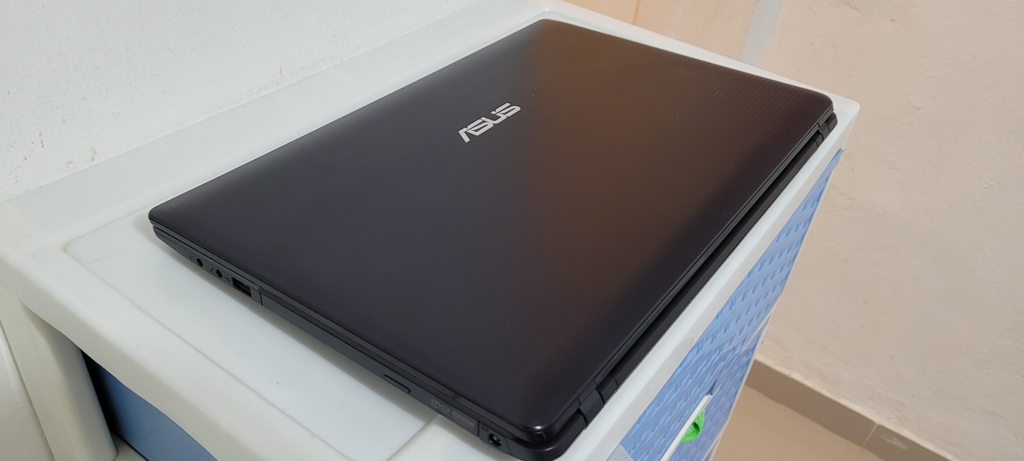 computadoras y laptops - laptop Asus 17 Pulg A8 Ram 8gb Disco Solido Aty Radeon 4gb 1