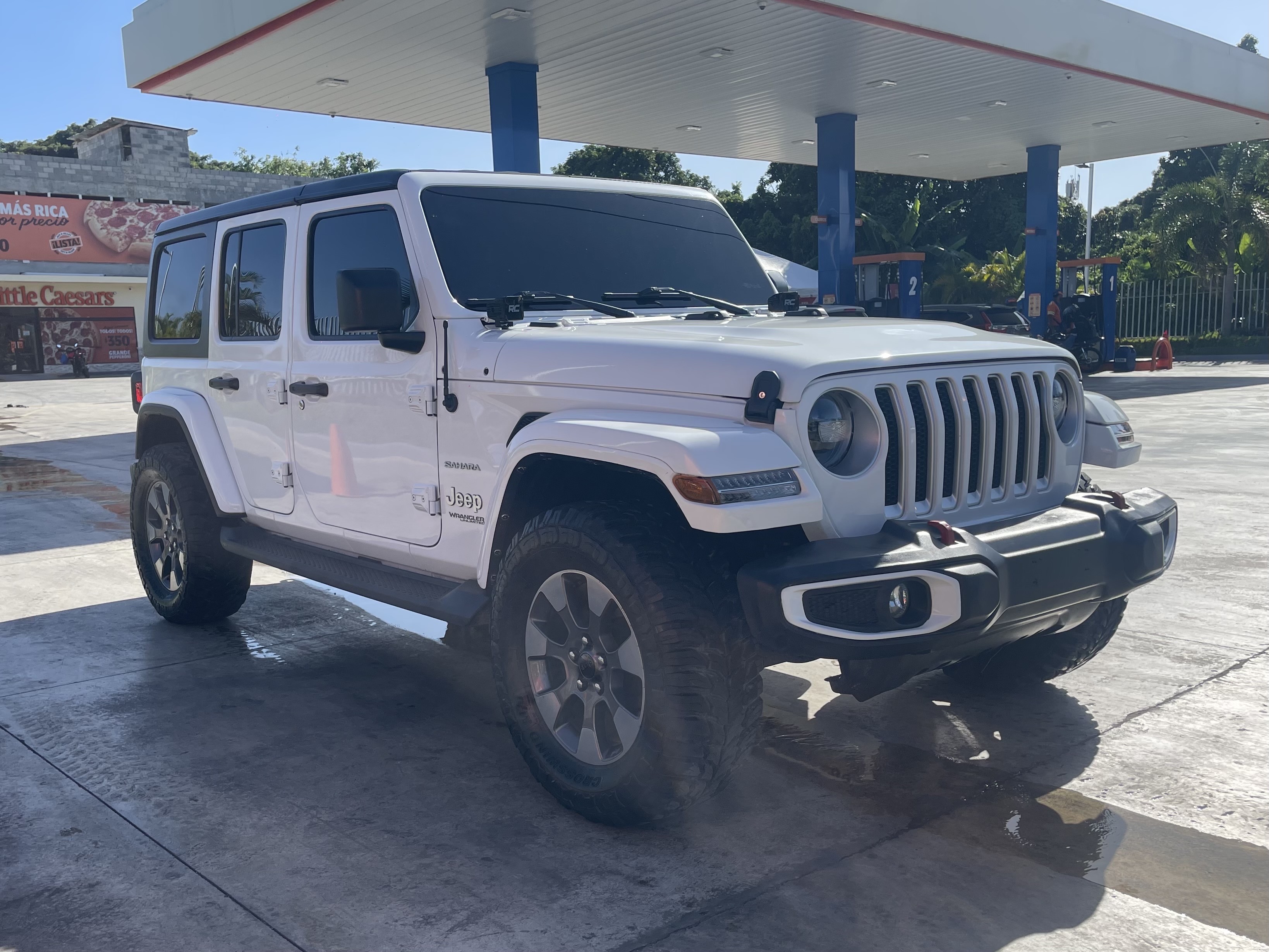 jeepetas y camionetas - 2020 Jeep Wrangler Unlimited Sahara 1