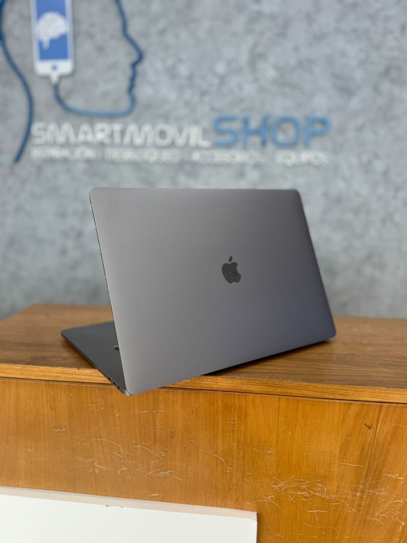 computadoras y laptops - Macbook pro i7 16' 2019 space gray 512gb ssd 16gb ram (somos tienda)