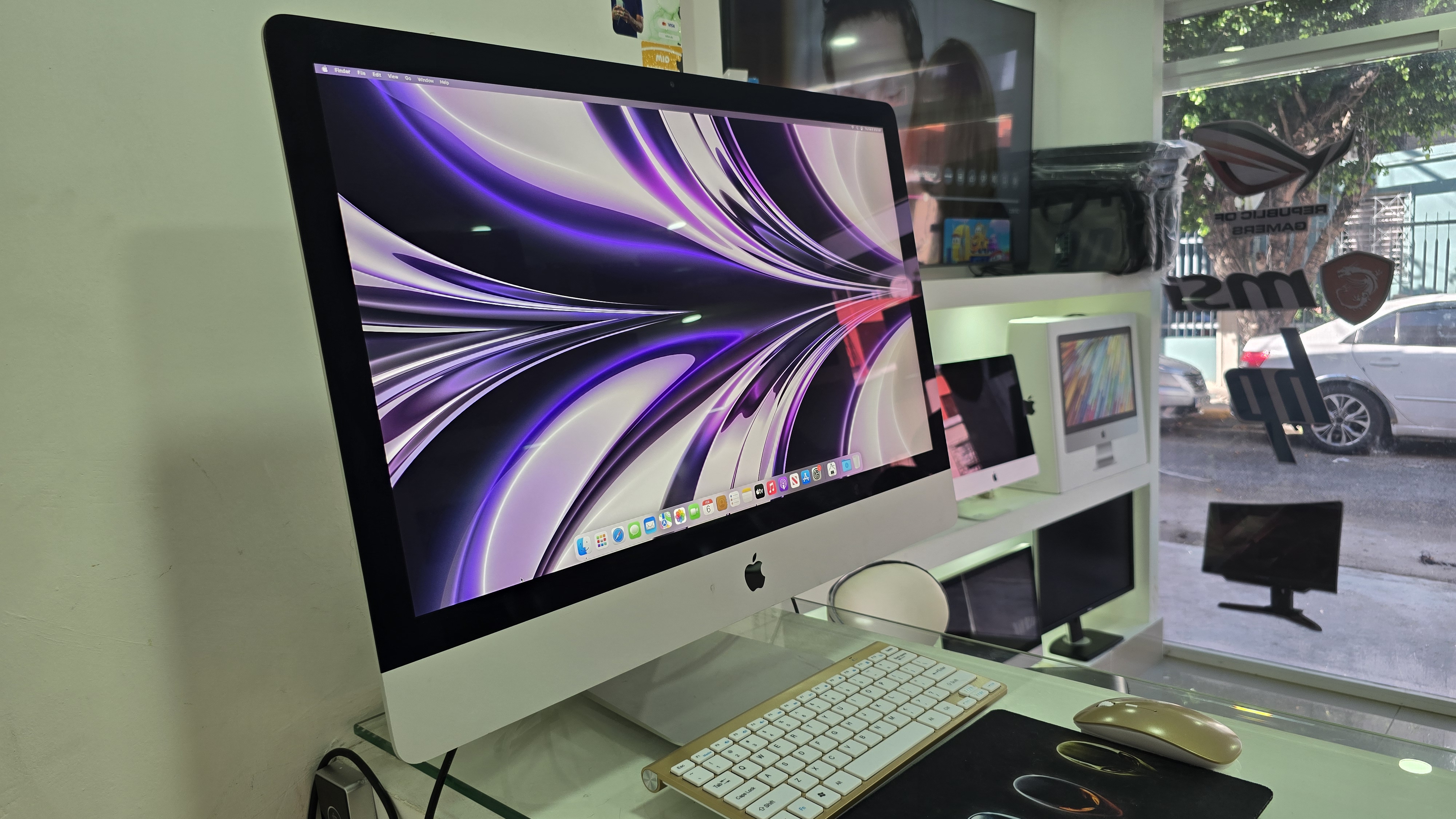 computadoras y laptops - imac 21 Pulg Retina Core i5 3.2ghz Ram 8gb ddr4 Disco 256gb solido año 2017 0