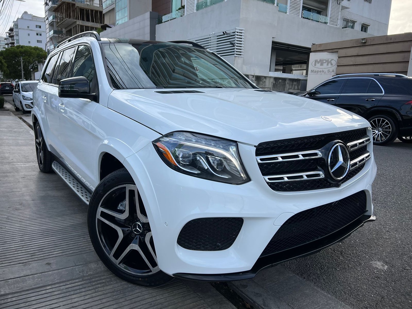 jeepetas y camionetas - Mercedes Benz GLS 550 4Matic 2017 4