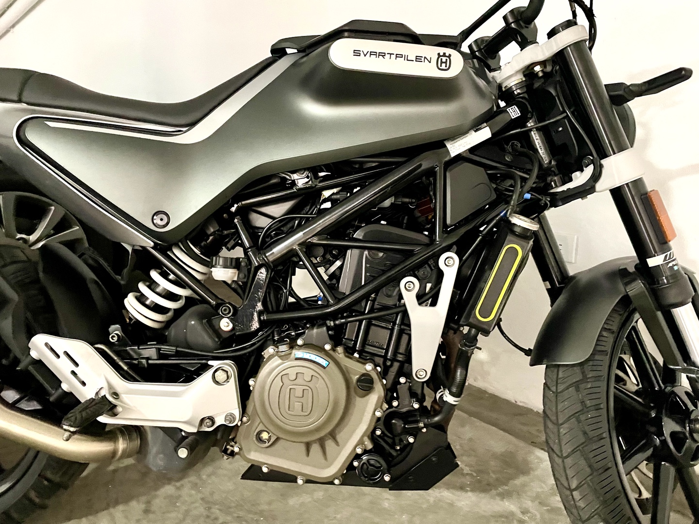 motores y pasolas - Husqvarna Svartpilen 250cc año 2020 3