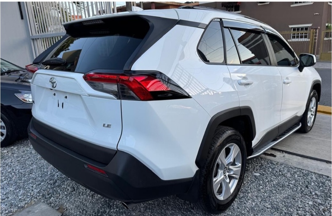 jeepetas y camionetas - 2019 Toyota Rav4 Clean Carfax  8