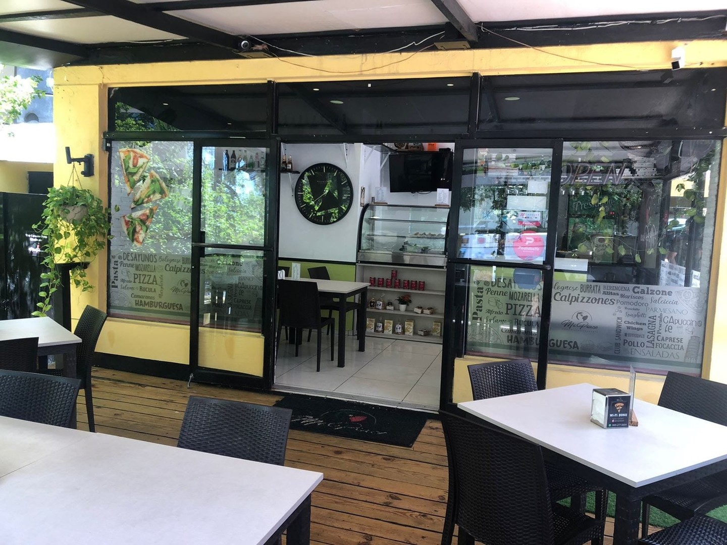 negocios en venta - Traspaso Pizzeria/Bar Ubicado en la Avenida Independencia, Santo Domingo 2