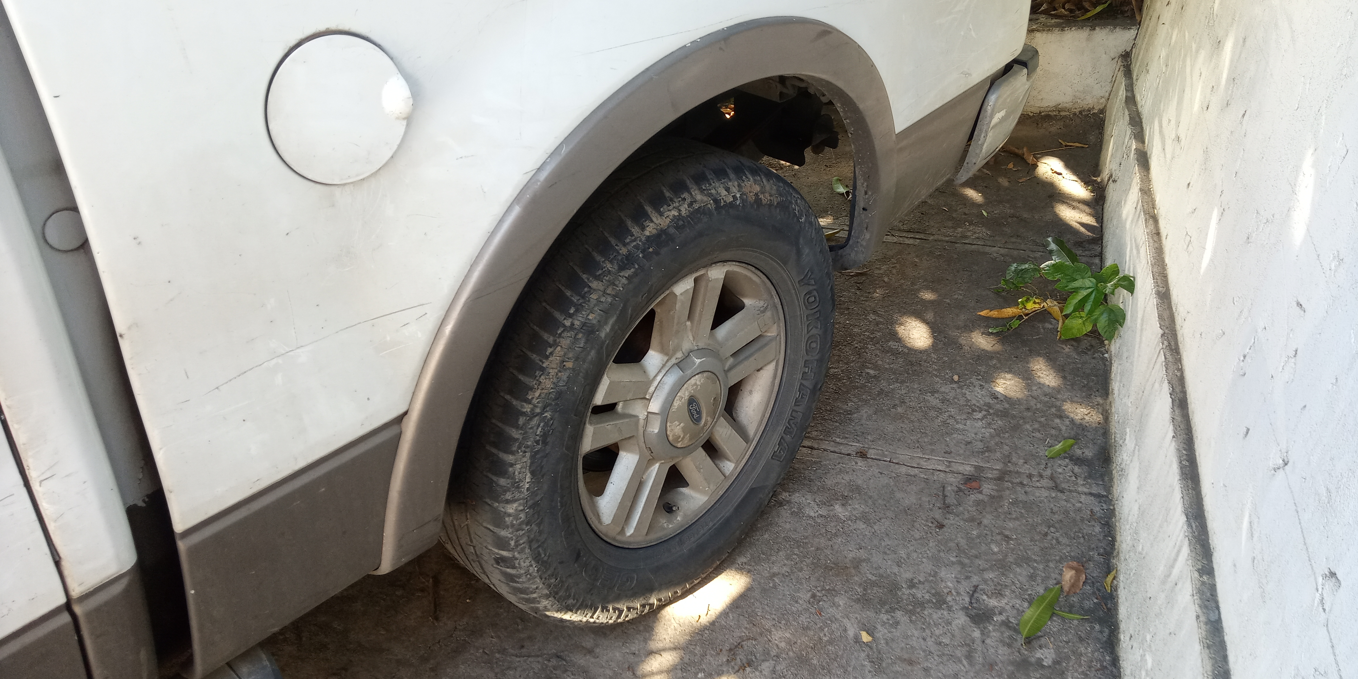 jeepetas y camionetas - Vendo Ford F-150 2005 Blanca 2