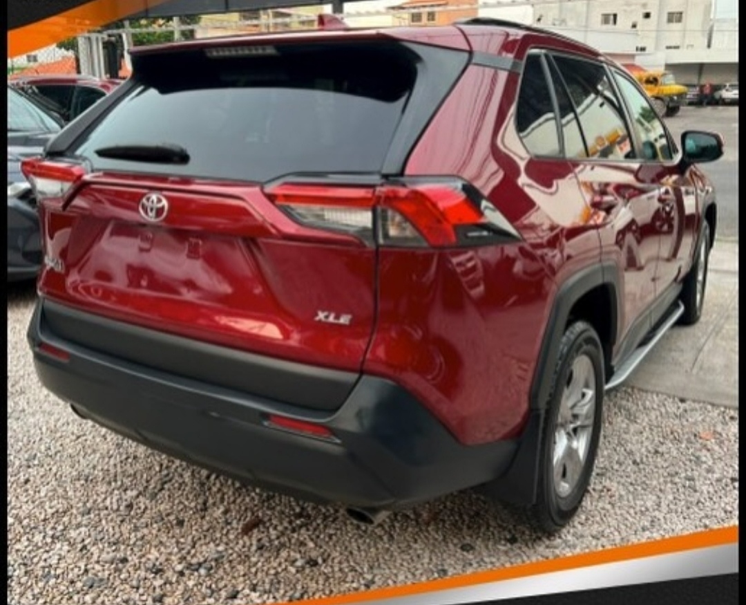 jeepetas y camionetas - 2021 Toyota Rav4 XLE Premium  5