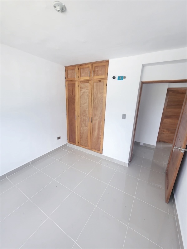 apartamentos - Apartamento en alquiler, nuevo, con piscina, Av. República de Colombia 5