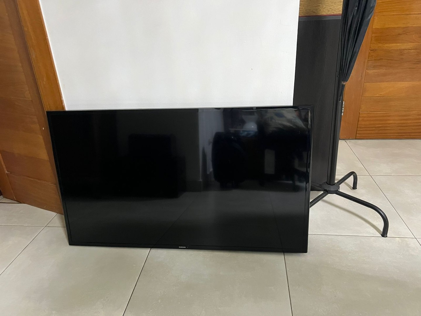 tv - EXTRANJERO VENDE TV SAMSUNG MODELO QN43Q6DAAFXZA 1