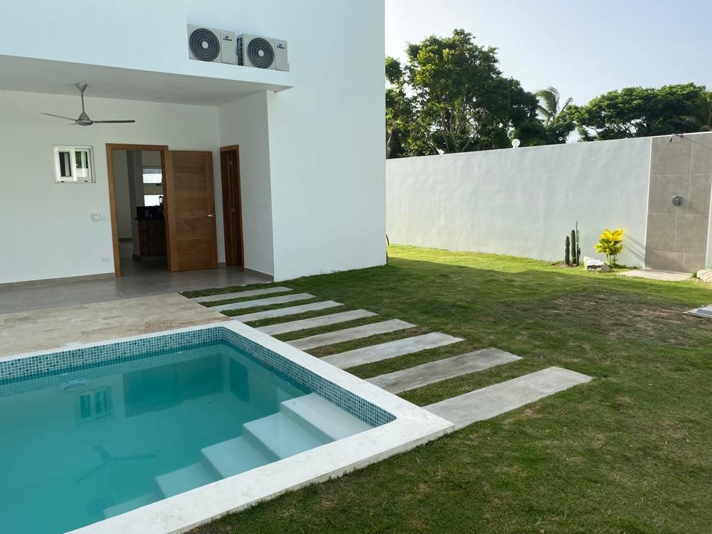 casas - Villa en las Las Terrenas a 600 metros hasta playa las Ballenas U$350.00