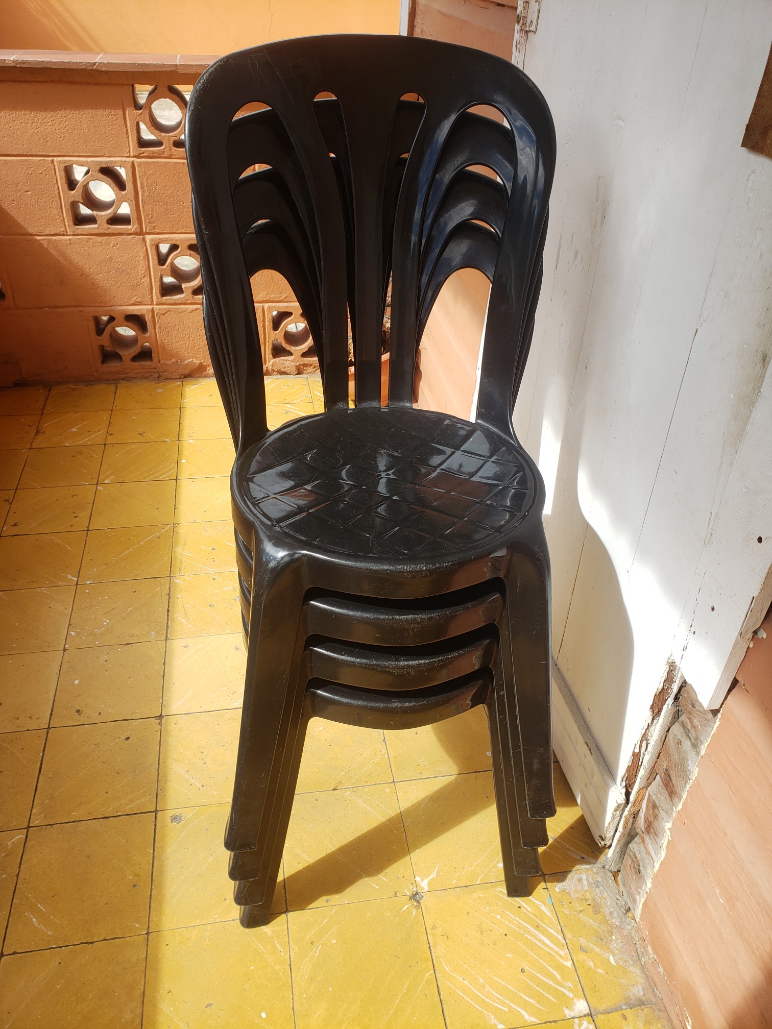 muebles y colchones - Sillas Plásticas (Negras)