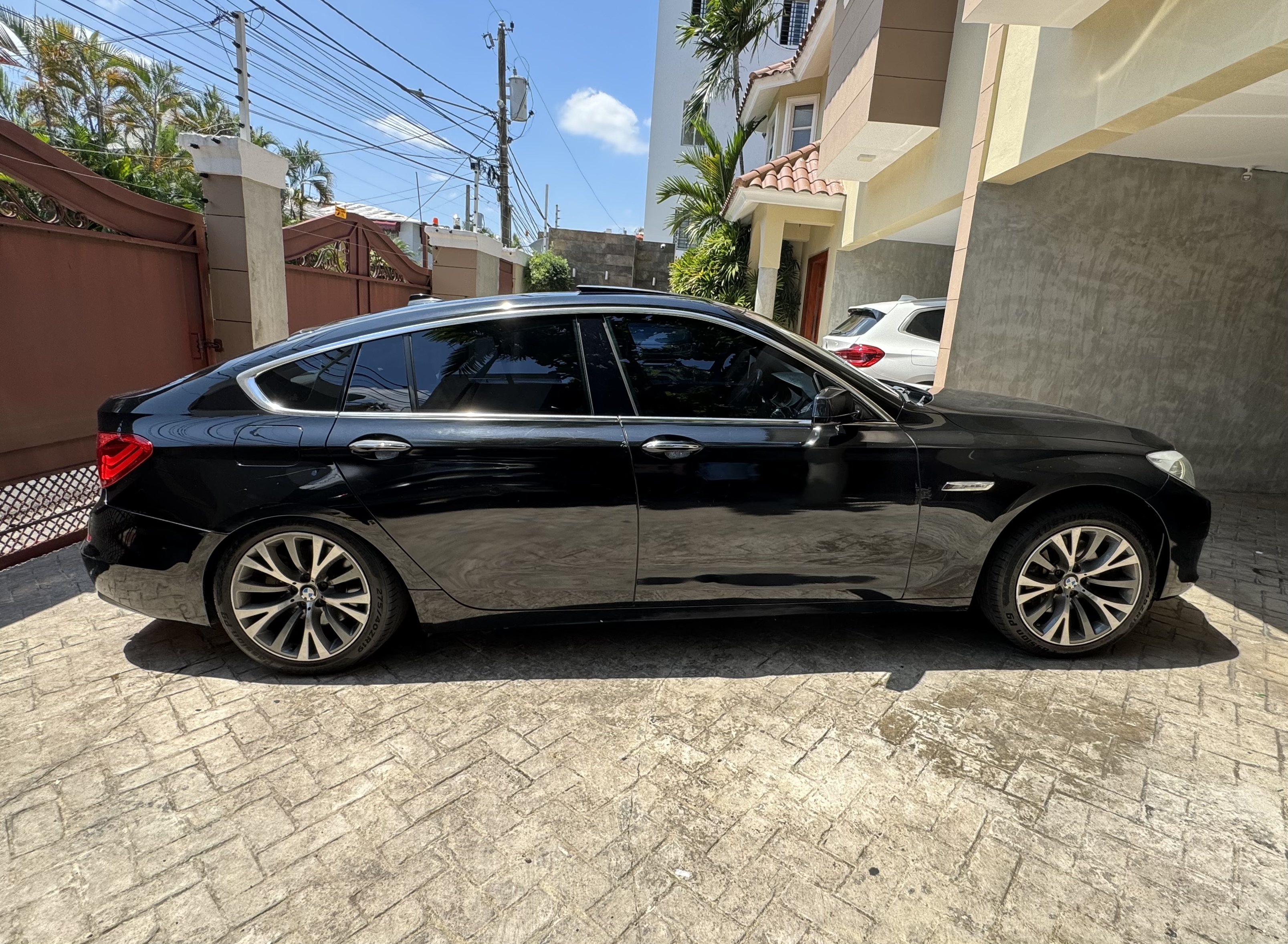 carros - ¡Gran oportunidad! BMW 535i GT en venta 2