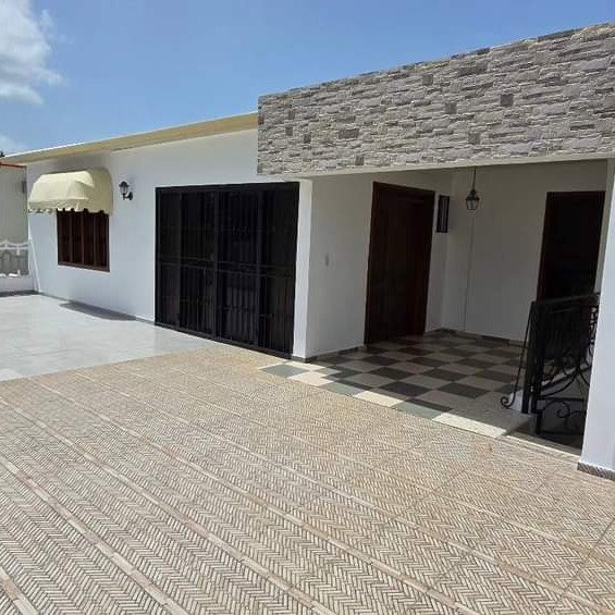 casas - segundo nivel de una casa con terraza privada grande 