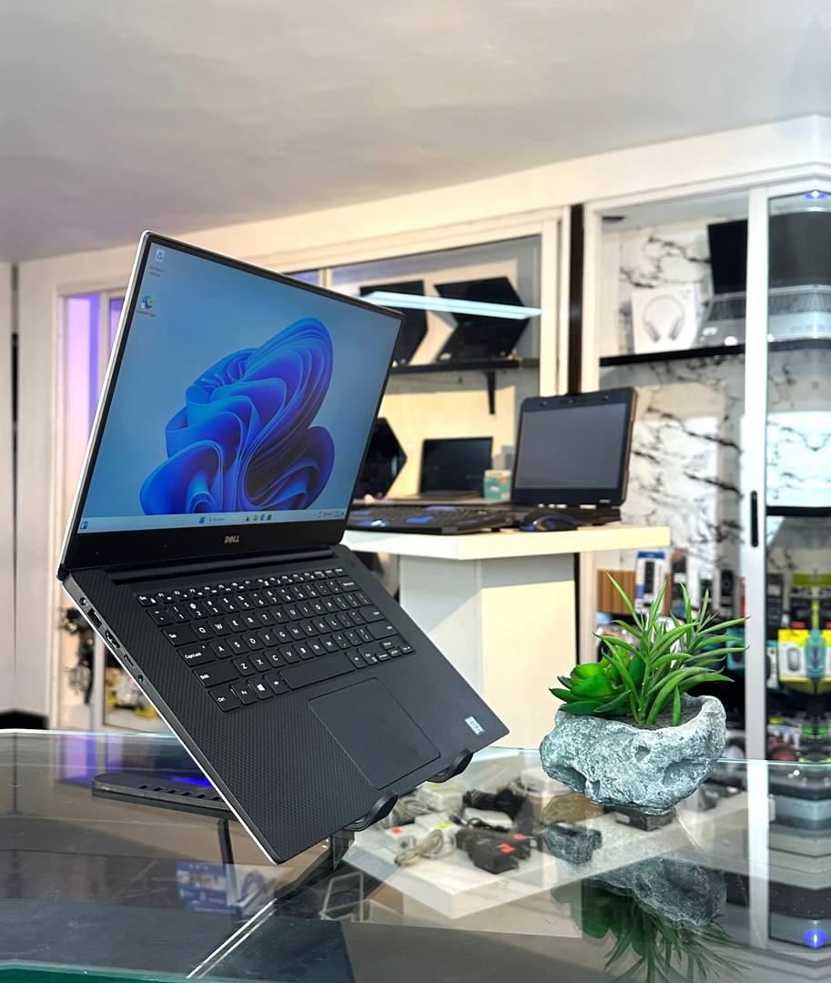 computadoras y laptops - Laptop Dell XPS 1TB SSD $22,000 3