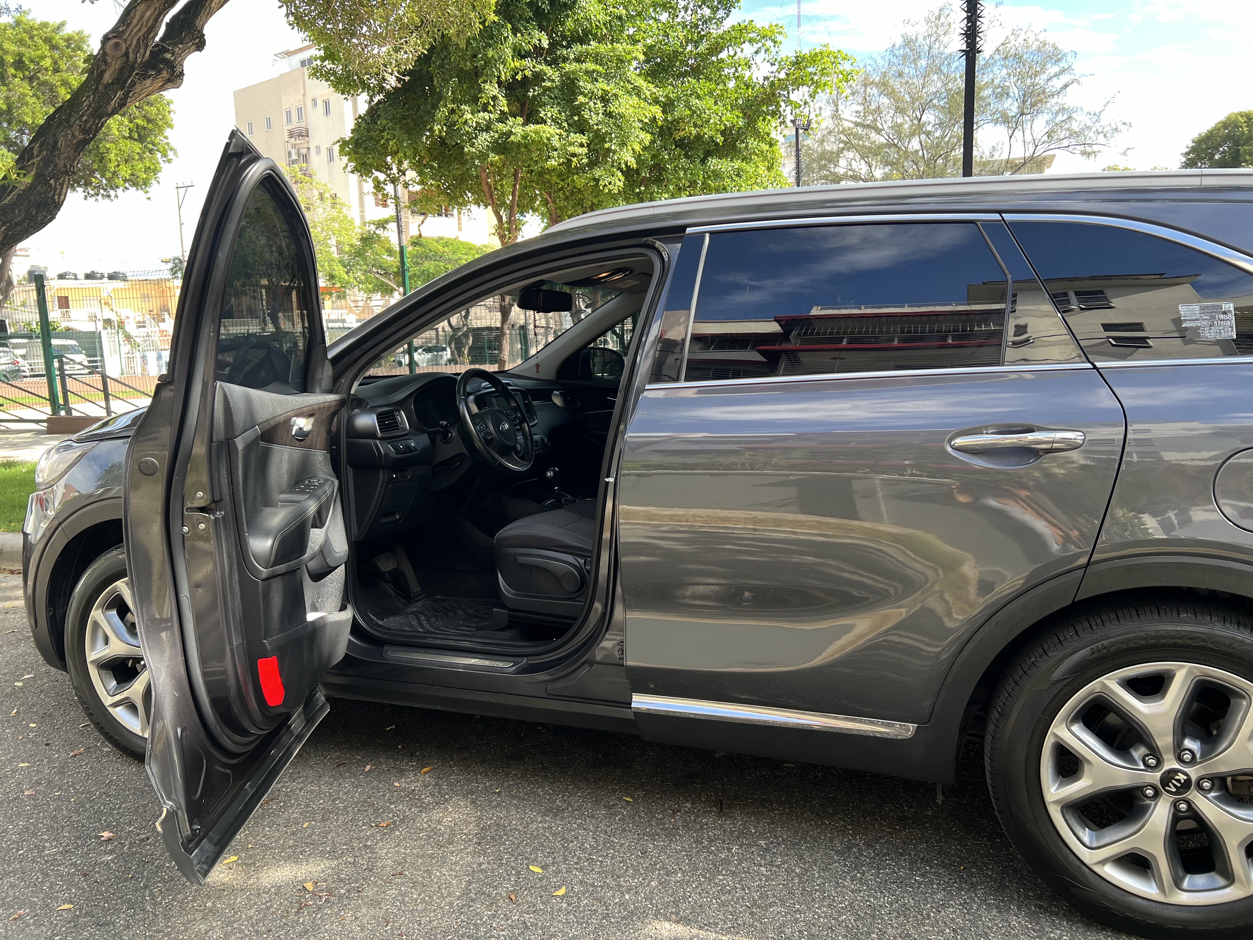 jeepetas y camionetas - KIA SORRENTO LX 4x2 Año 2018, venta $18,500 negociable  4