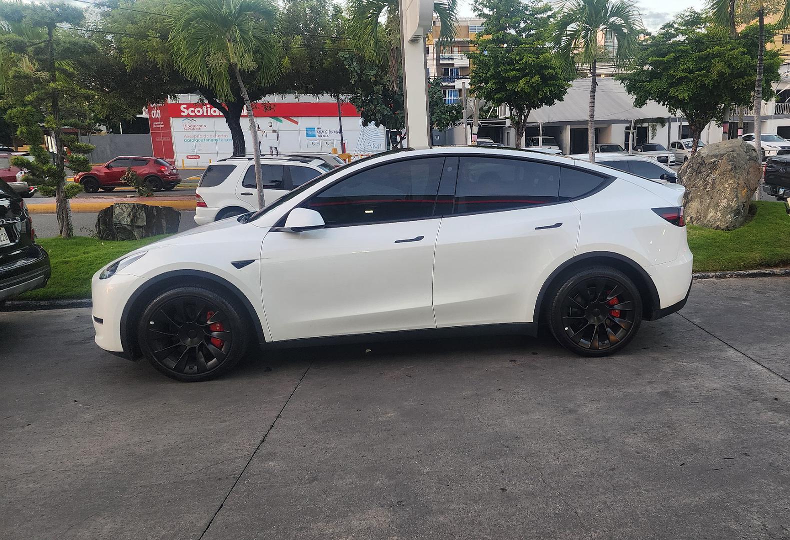 jeepetas y camionetas - Tesla Model Y 2023  Dual Motor