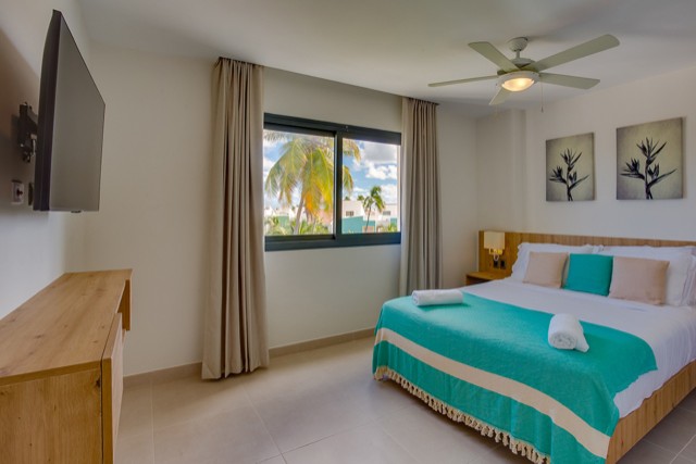 apartamentos - Hermoso Apartamento  a 100 Metros De la Playa En Los Corales Punta Cana 2