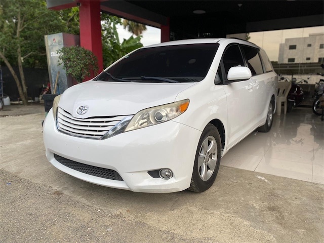 jeepetas y camionetas - Toyota sienna 2016 