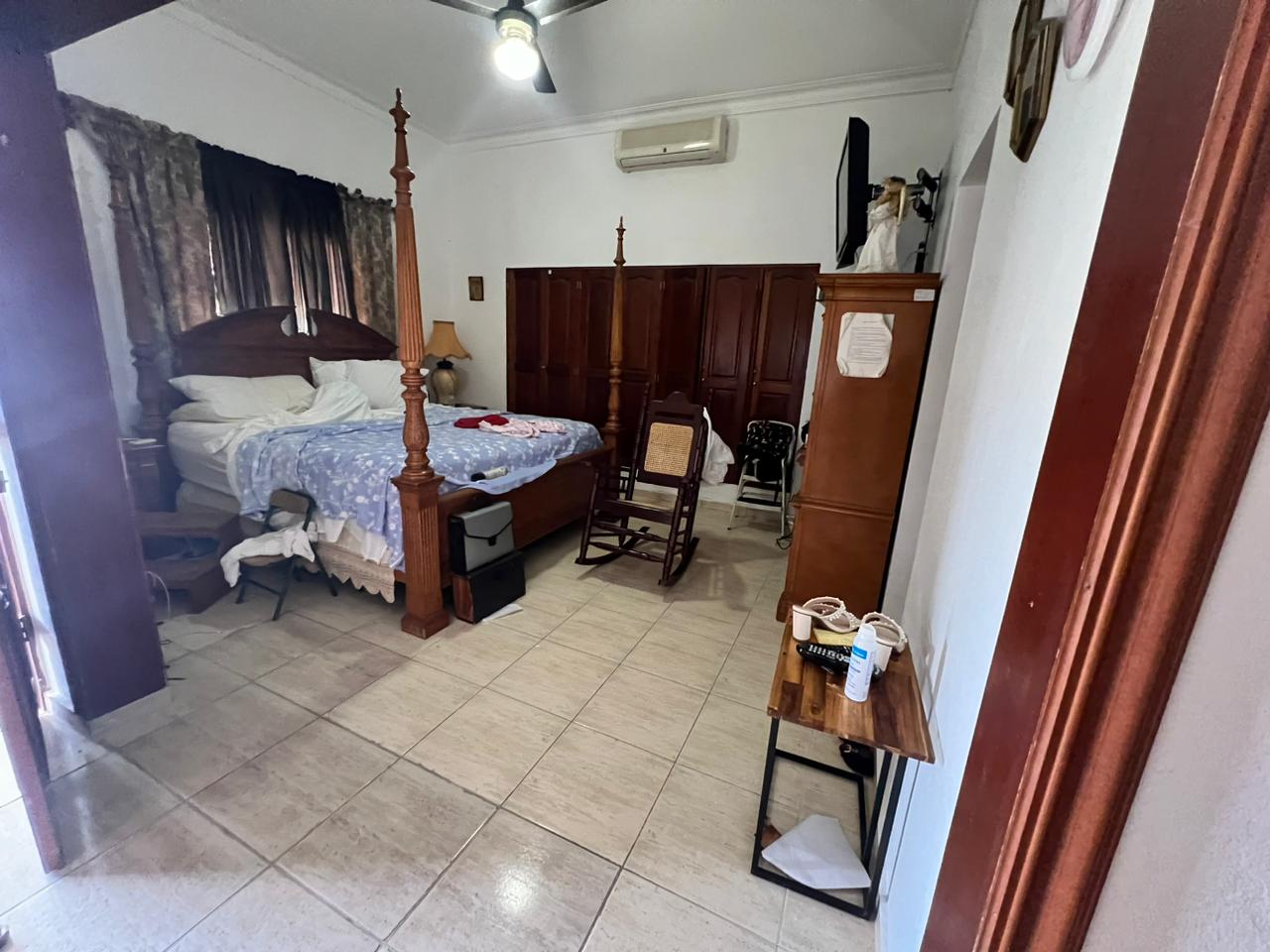 casas - Vendo amplia casa en residencial mirador del este 7