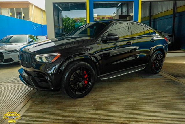 jeepetas y camionetas - Mercedes Benz GLE 63s AMG Coupe 2021 Clean Carfax 2