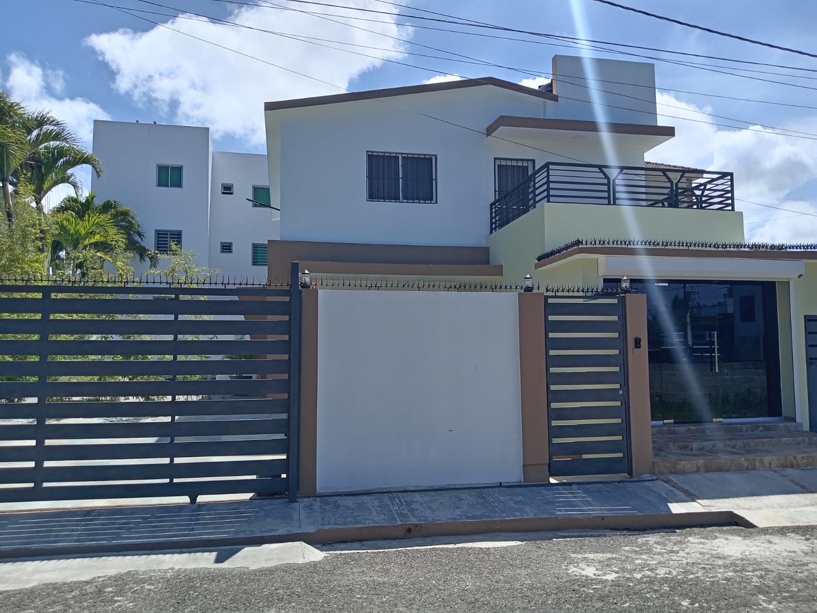 casas - Es lo que buscas a solo pasos de la playa en el malecón ideal como inversión  3