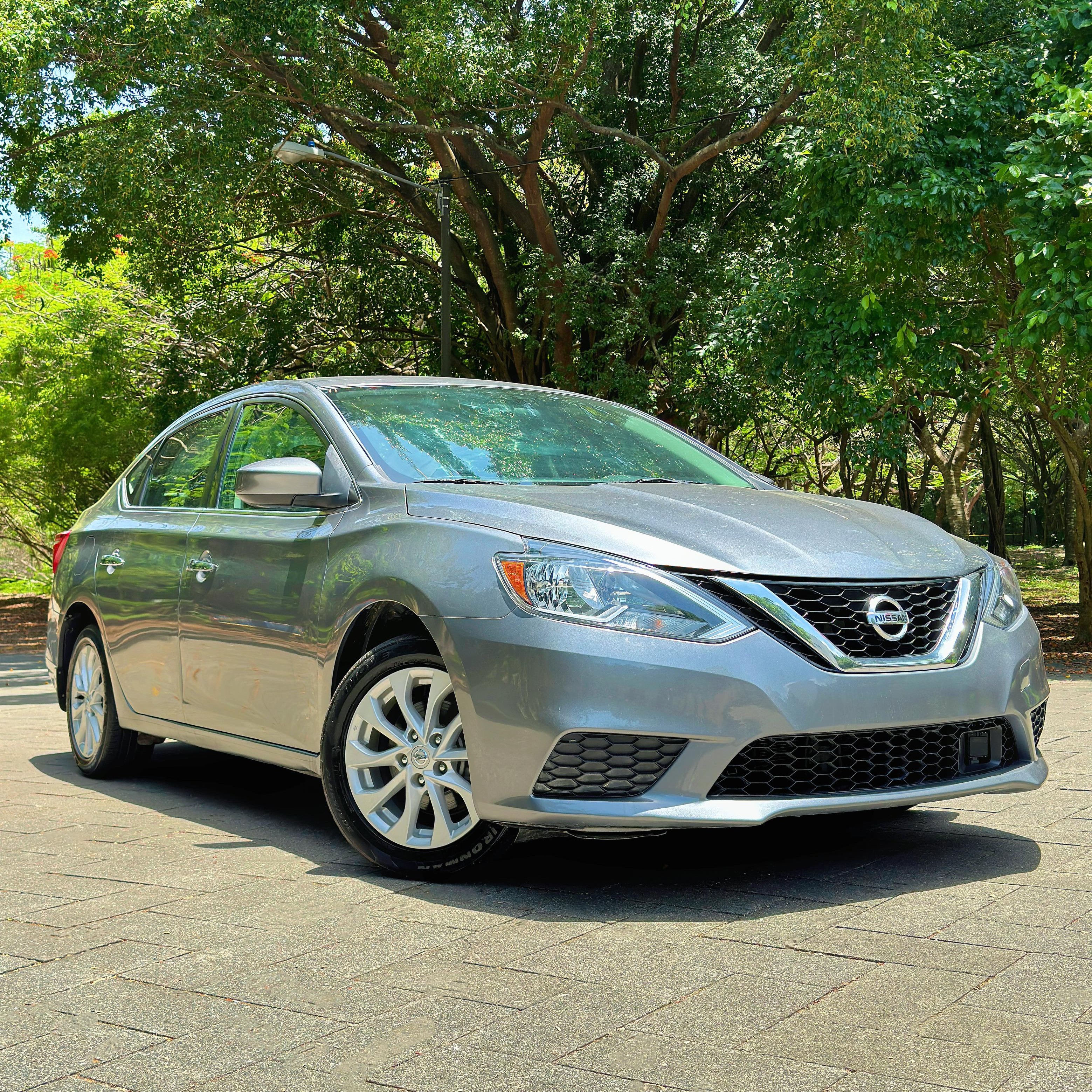 jeepetas y camionetas - Excelente condiciones Nissan sentra S 2017 