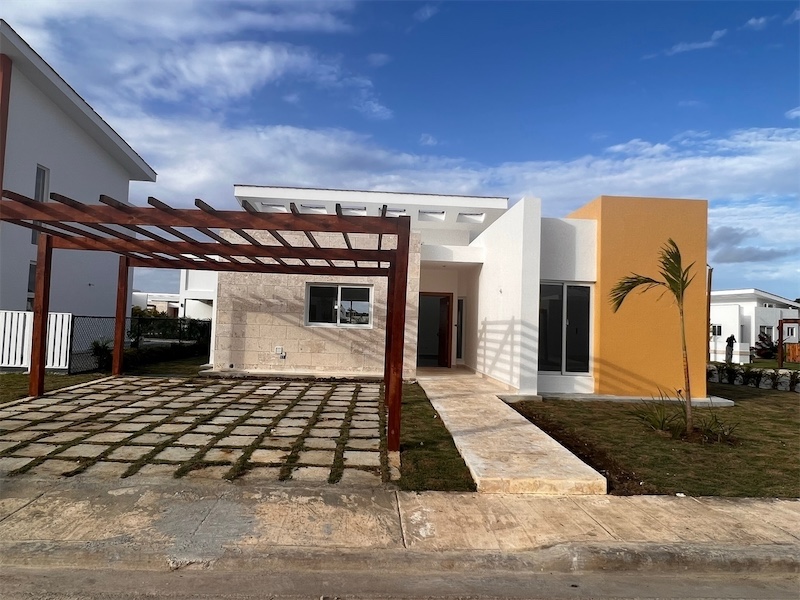 casas vacacionales y villas - Venta de Villa en vista cana República Dominicana con 442mts de solar