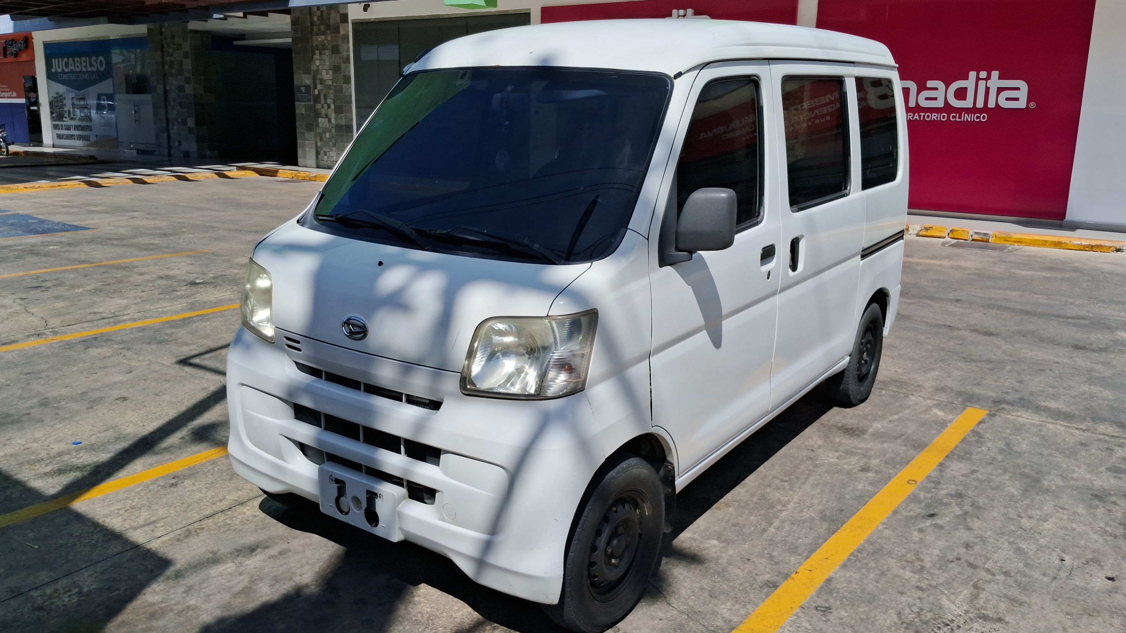 jeepetas y camionetas - Daihatsu Hijet Mecánica Impecable en Moca Villa Es