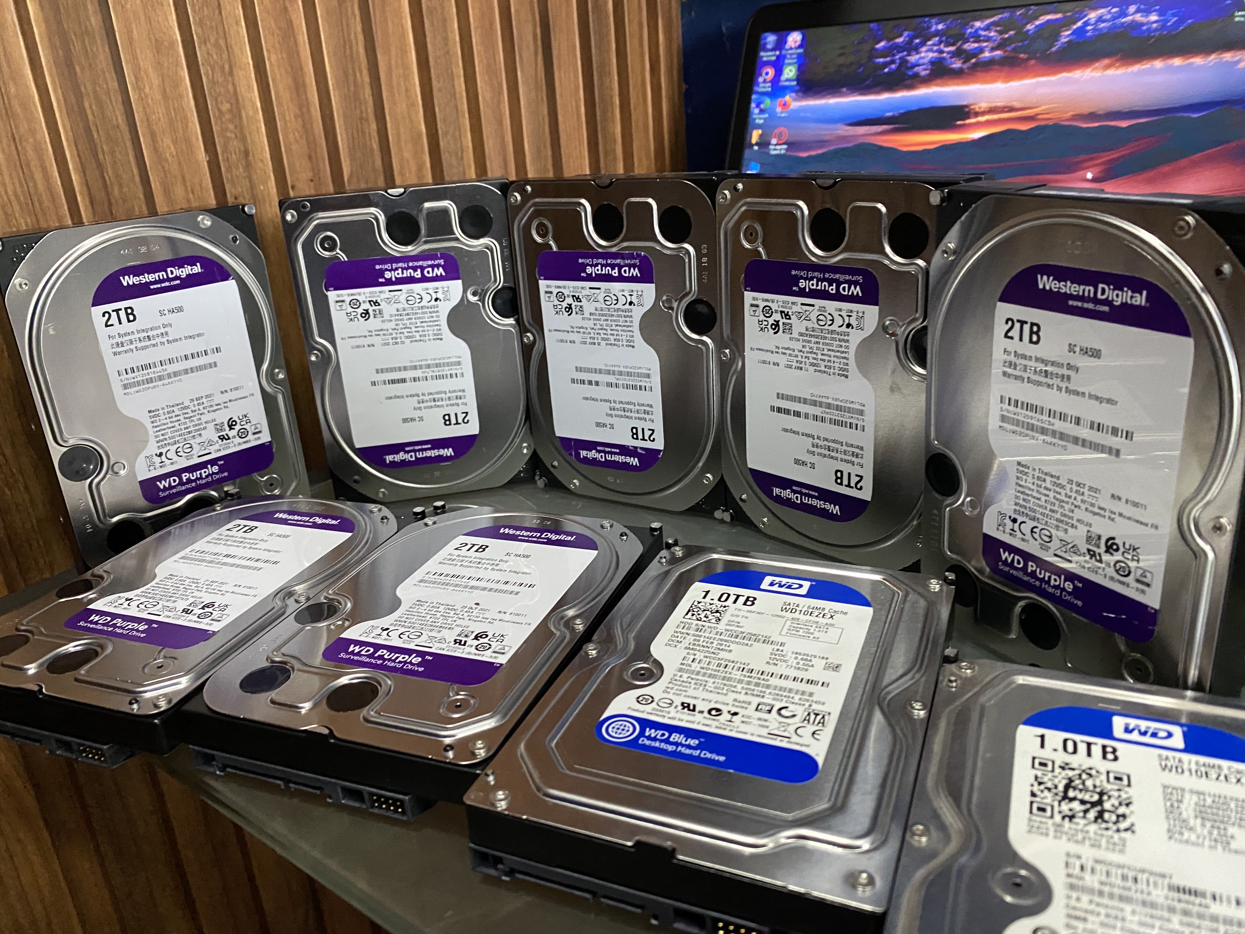 camaras y audio - Disco duro sata HDD 2TB 1TB  purpura  1