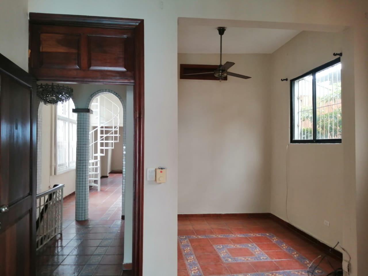 casas - Casa en venta en la zona colonia con vista al mar 2