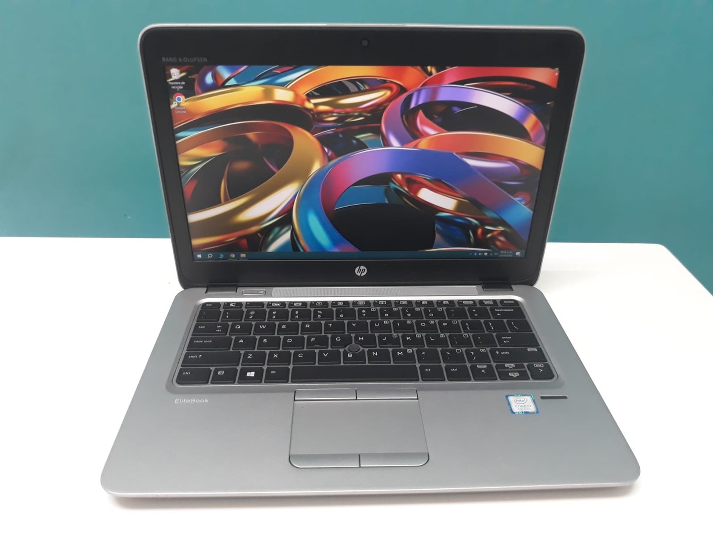 computadoras y laptops - Laptop, HP EliteBook 820 G4 / 7th Gen, Intel Core i7 / 8GB DDR4 / 256GB SSD
 2